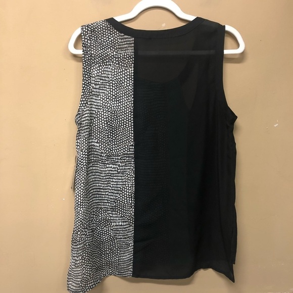 Madison Paige Semi Sheer Colorbock Lightweight Blouse Size Medium NWT - Picture 2 of 7